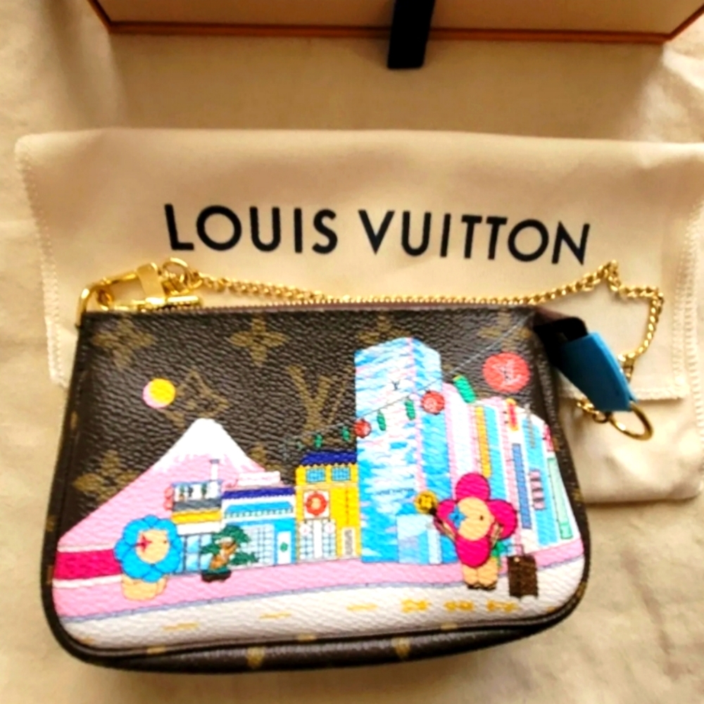 LOUIS VUITTON 2022 VIVIENNE HOLIDAYANIMATION MINI POCHETTE JAPAN